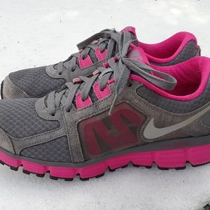 Women's sz 9.5 Nike Dual Fusion ST Running Shoes